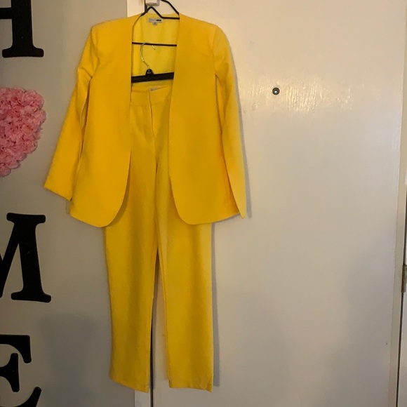 Women Pantsuit - Picture 2 of 2